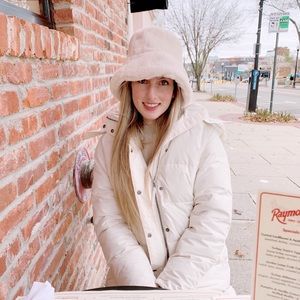 Meet your Posher, Georgia